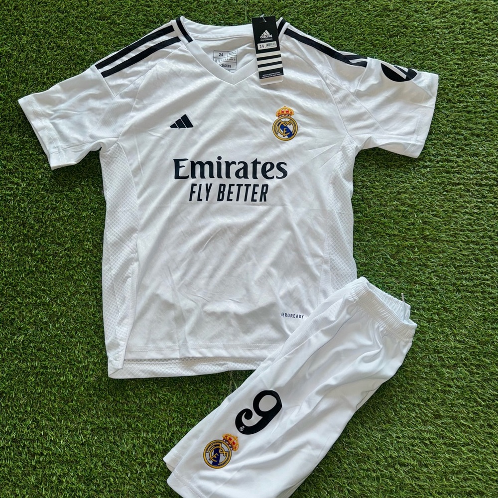 Adidas Kids Mbappe Real Madrid Kit - Picture 2 of 2